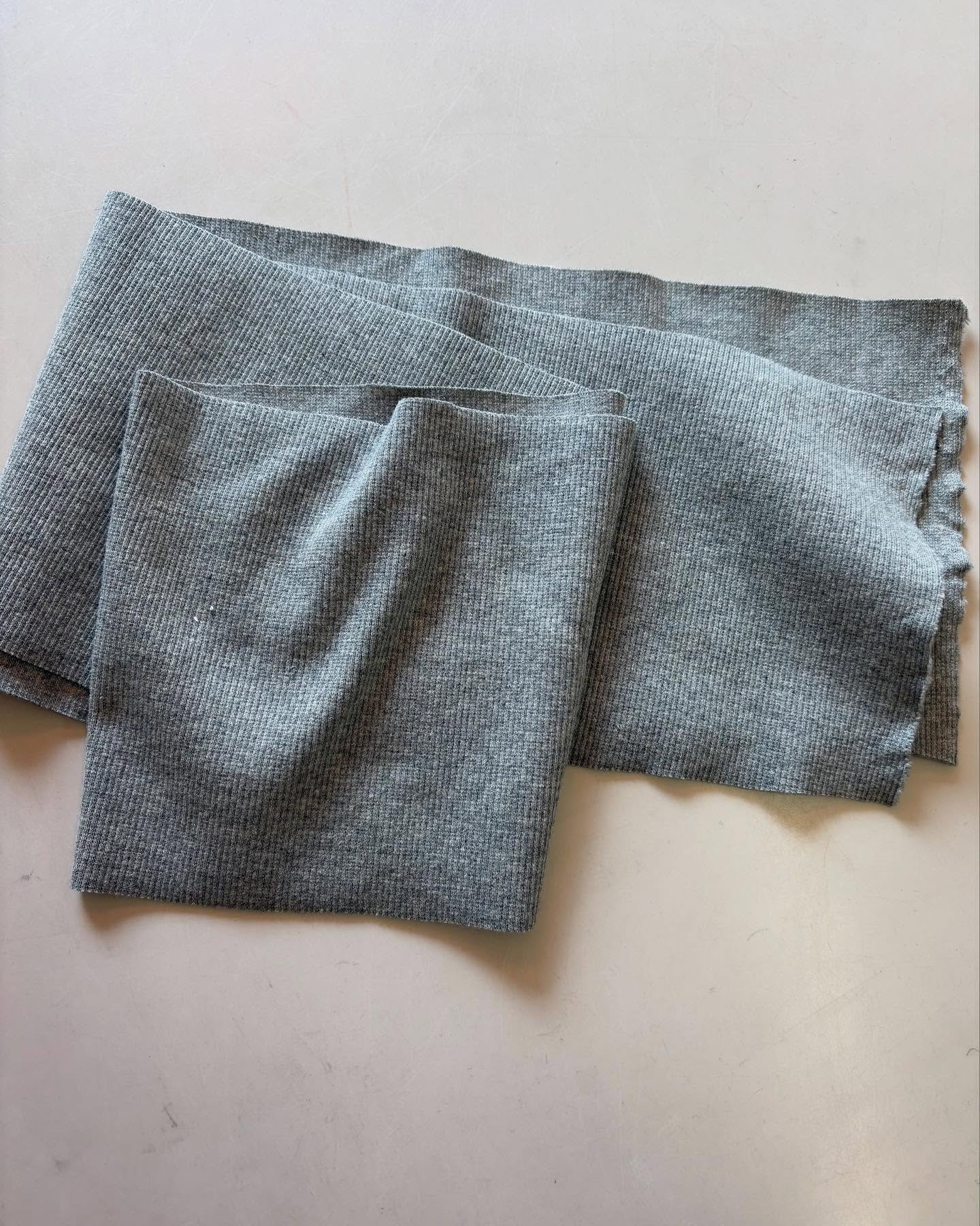 袖口のリブの作り替え🌟✂️🧵