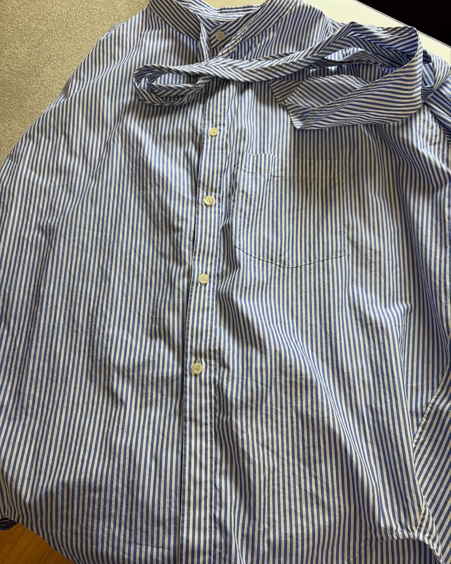 ぎゃー、服が破れちゃった！😭