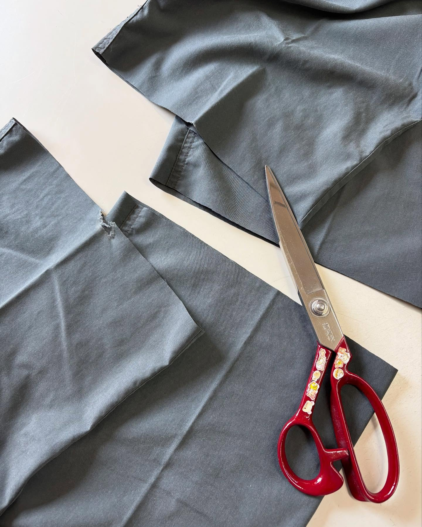 袖を短く切っちゃおう🌟