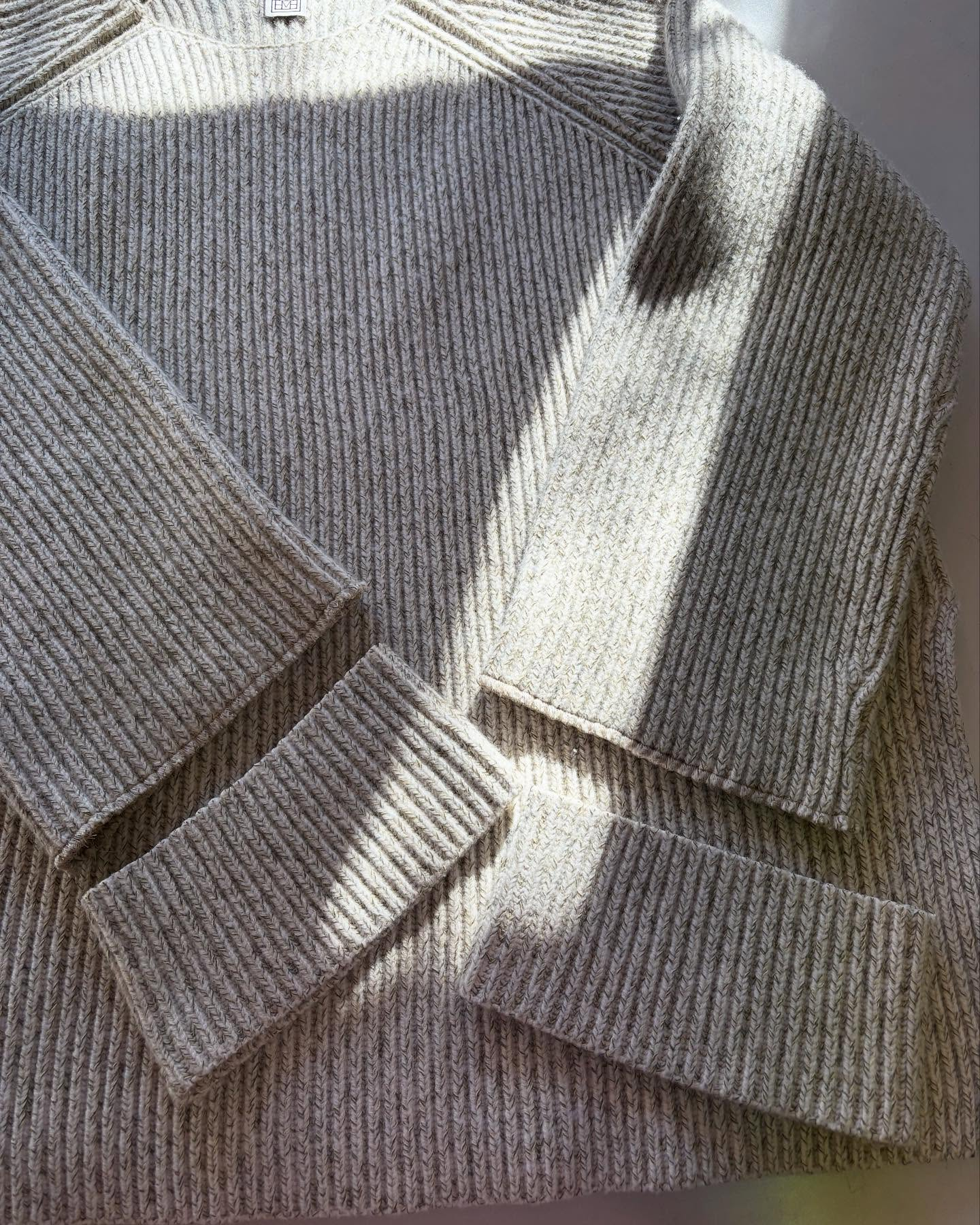 袖を短く切っちゃおう🌟