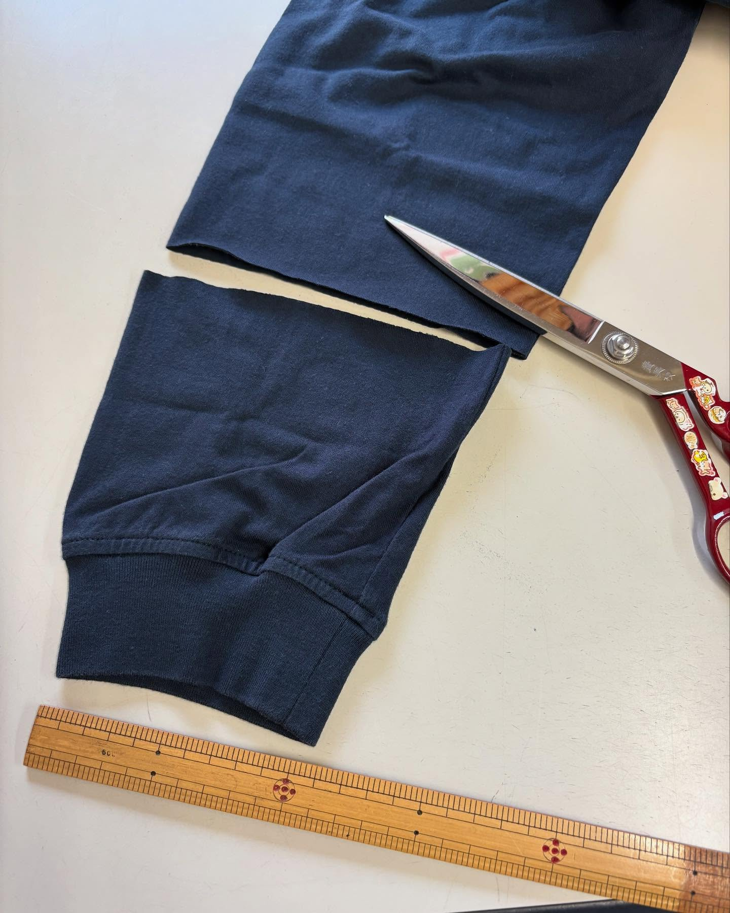 袖を短く切っちゃおう🌟