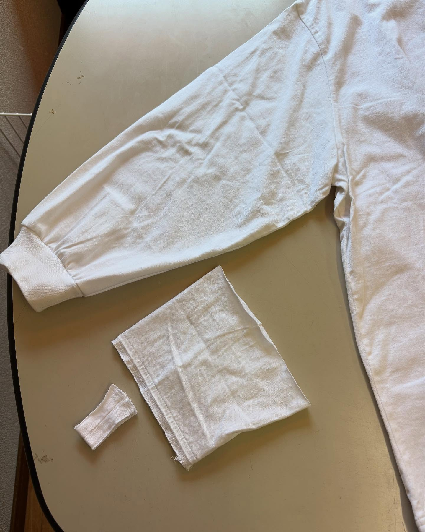 袖を短く切っちゃおう🌟