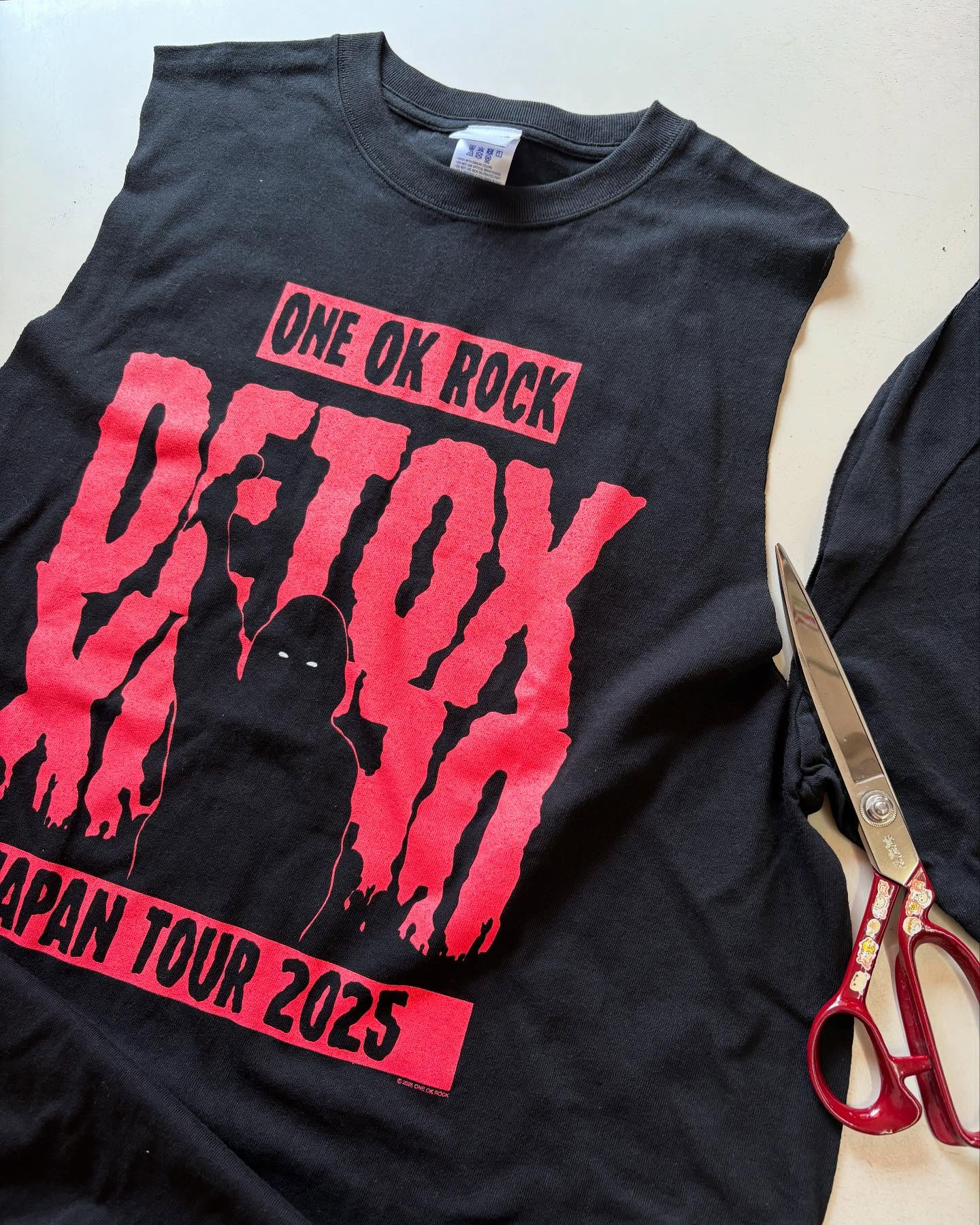 Tシャツをタンクトップへ✂️🧵！✨