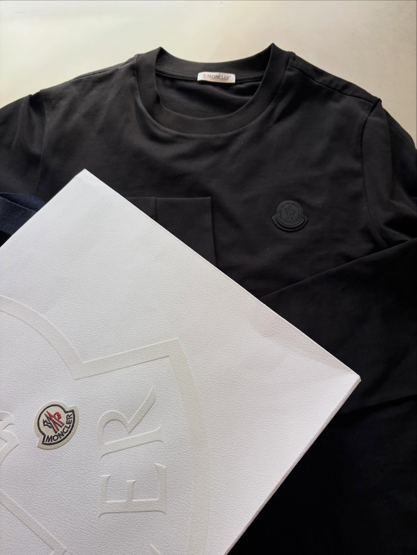 モンクレールの丈直し✂️🪡🧵