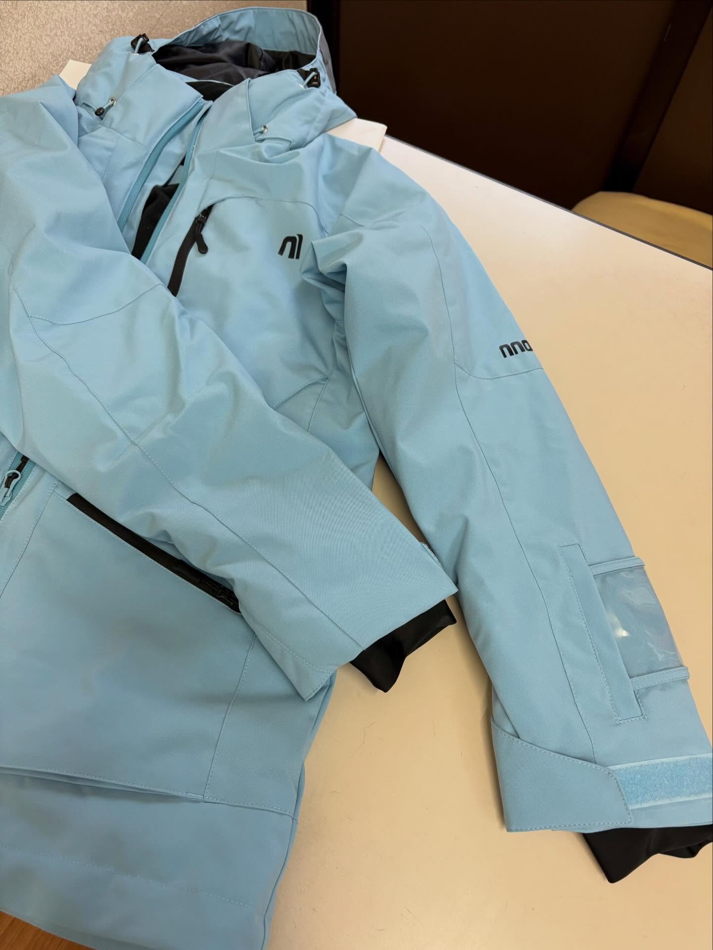 スノボ、スキーウェアのお直し🧵✂️🪡