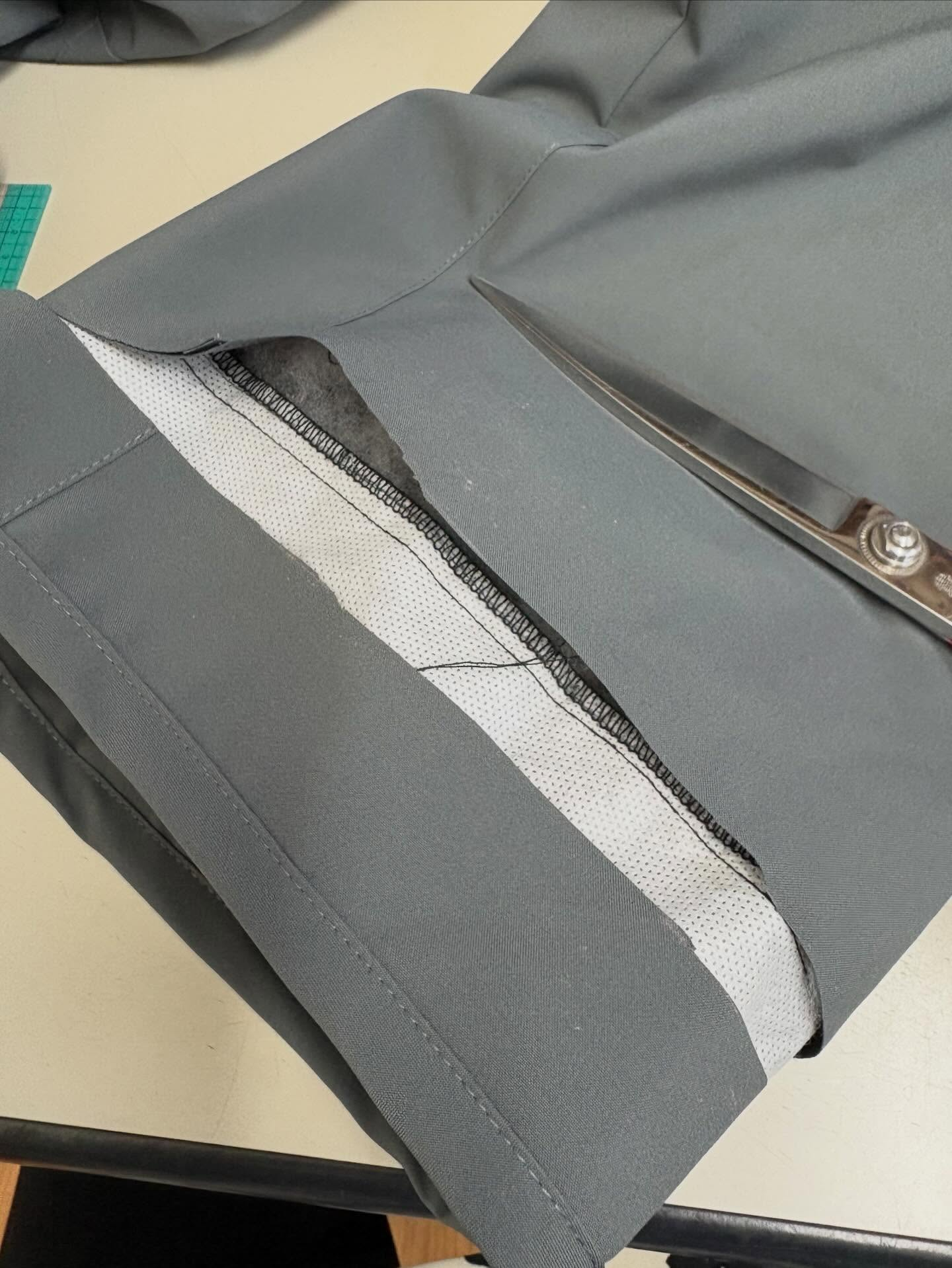 スノボ、スキーウェアのお直し🧵✂️🪡