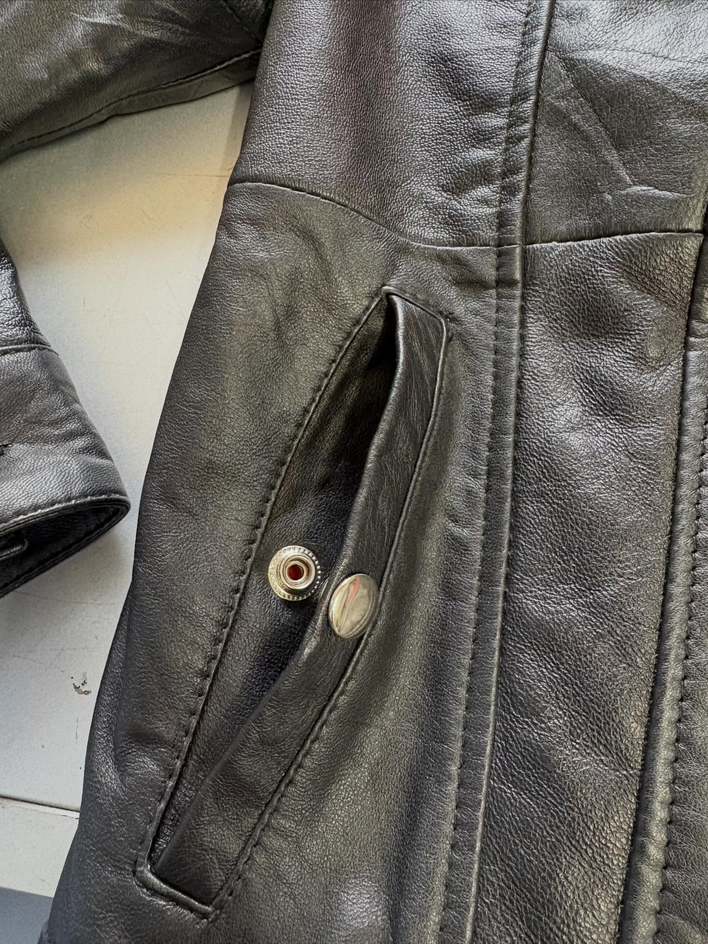 革ジャンのスナップボタン🔘