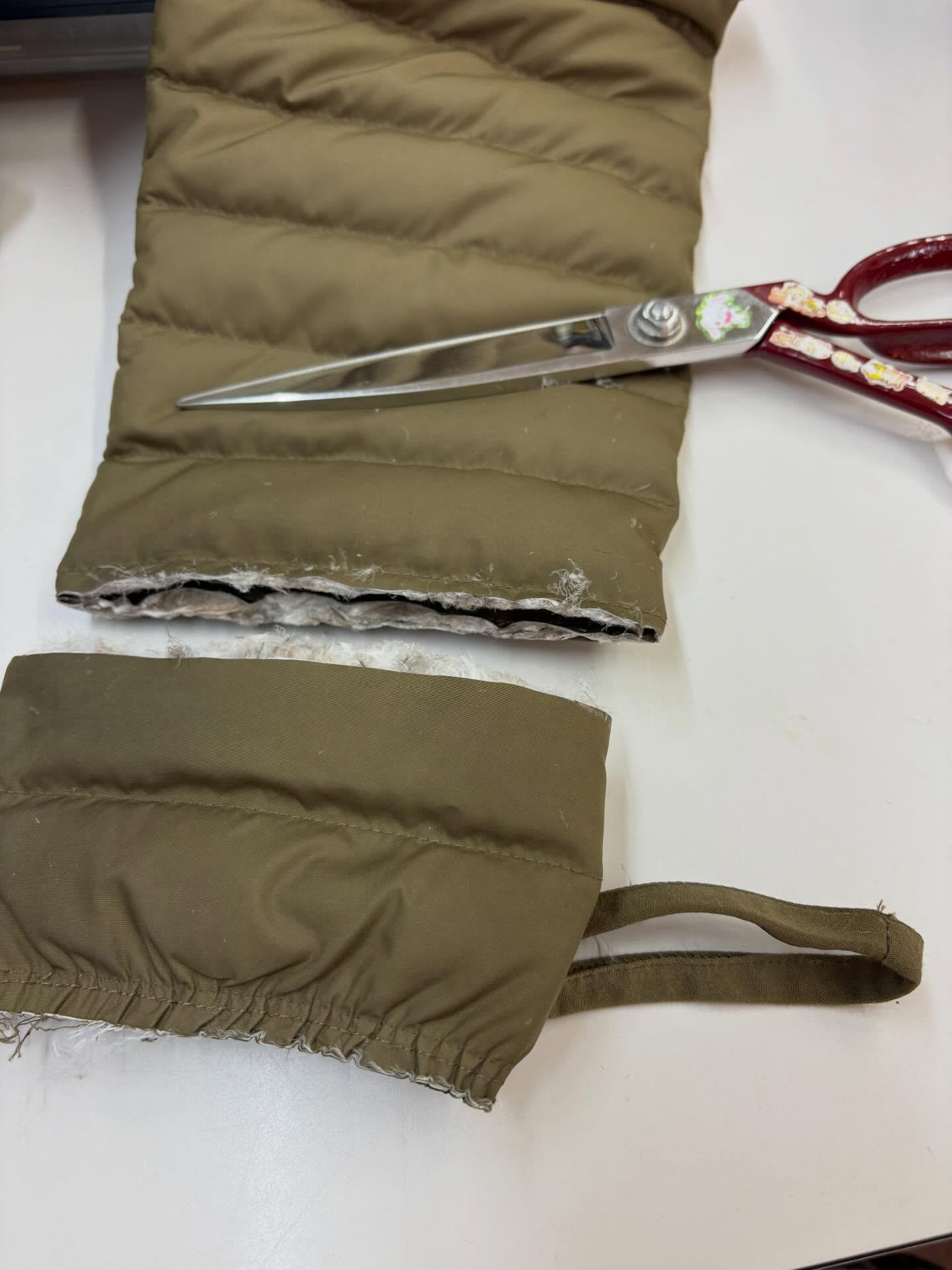 ダウンの袖丈カット✂️